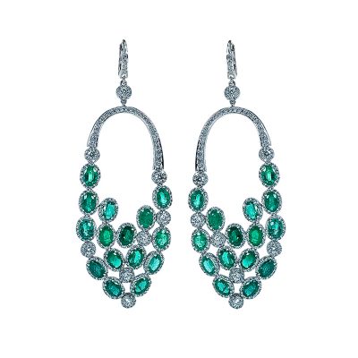 Emerald and diamonds earrings