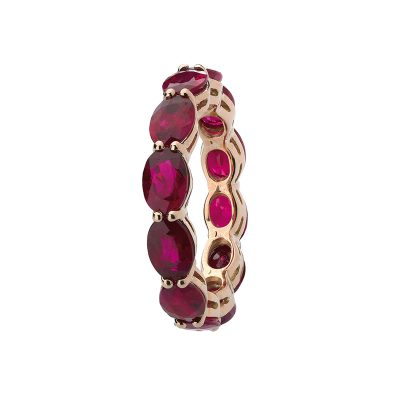 Oval rubies band ring